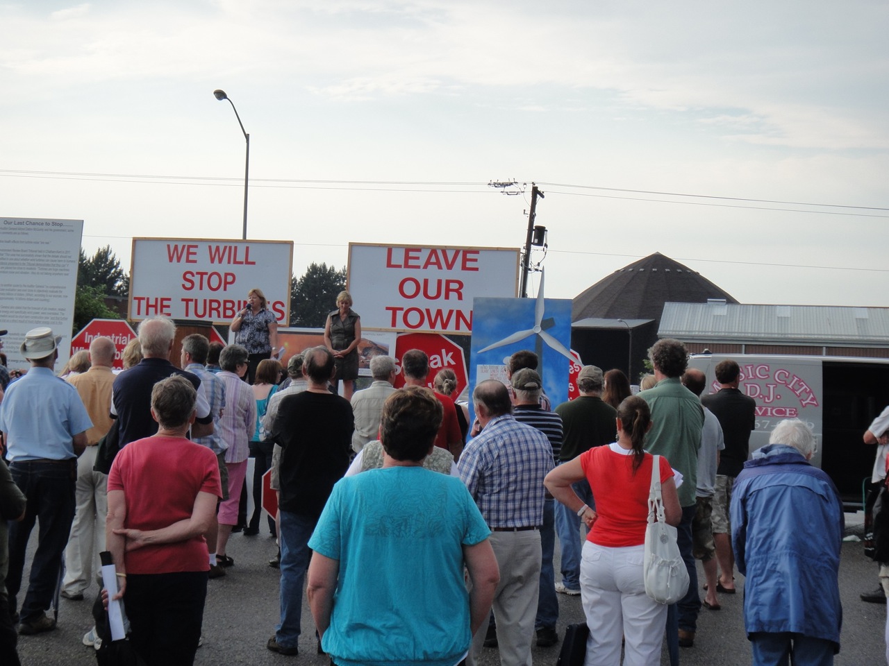 MPP Lisa Thompson & MPP Laurie Scott addressing crowd
